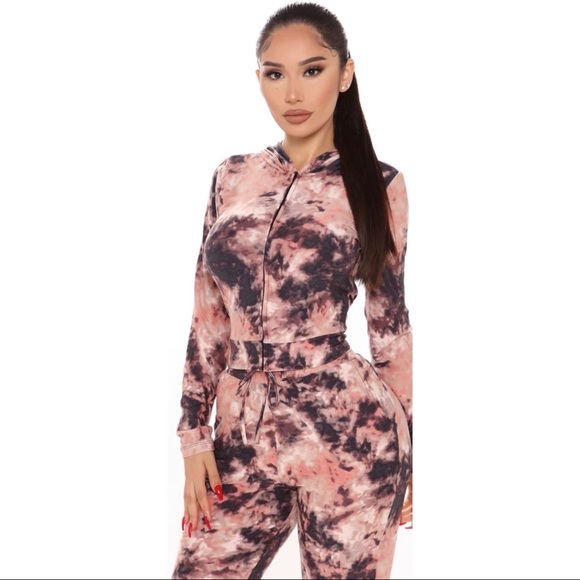Fashion Nova Tops - Tie Dye brown and pink soft jogger set worn 1x!